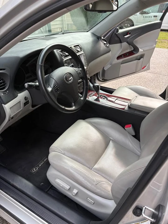 2007 Lexus IS 2nd Gen - Image 4 of 10