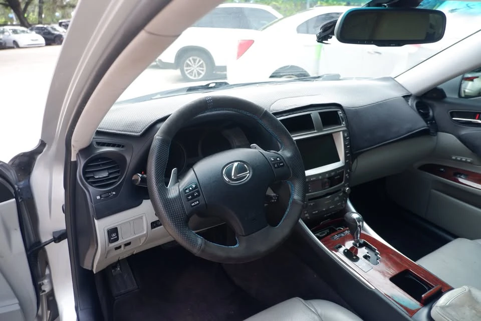 2007 Lexus IS 2nd Gen - Image 7 of 20