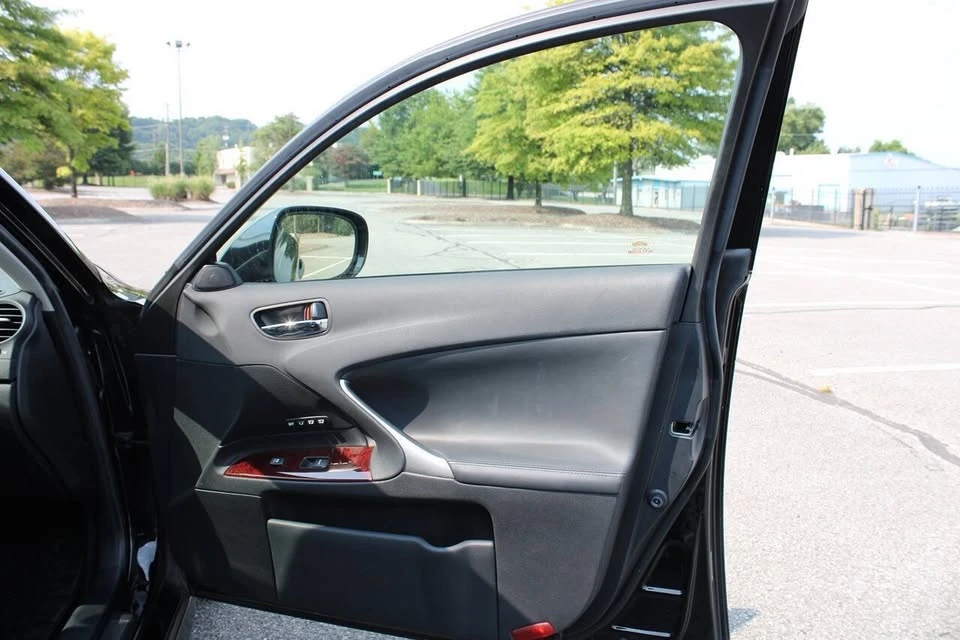 2007 Lexus IS 2nd Gen - Image 19 of 20
