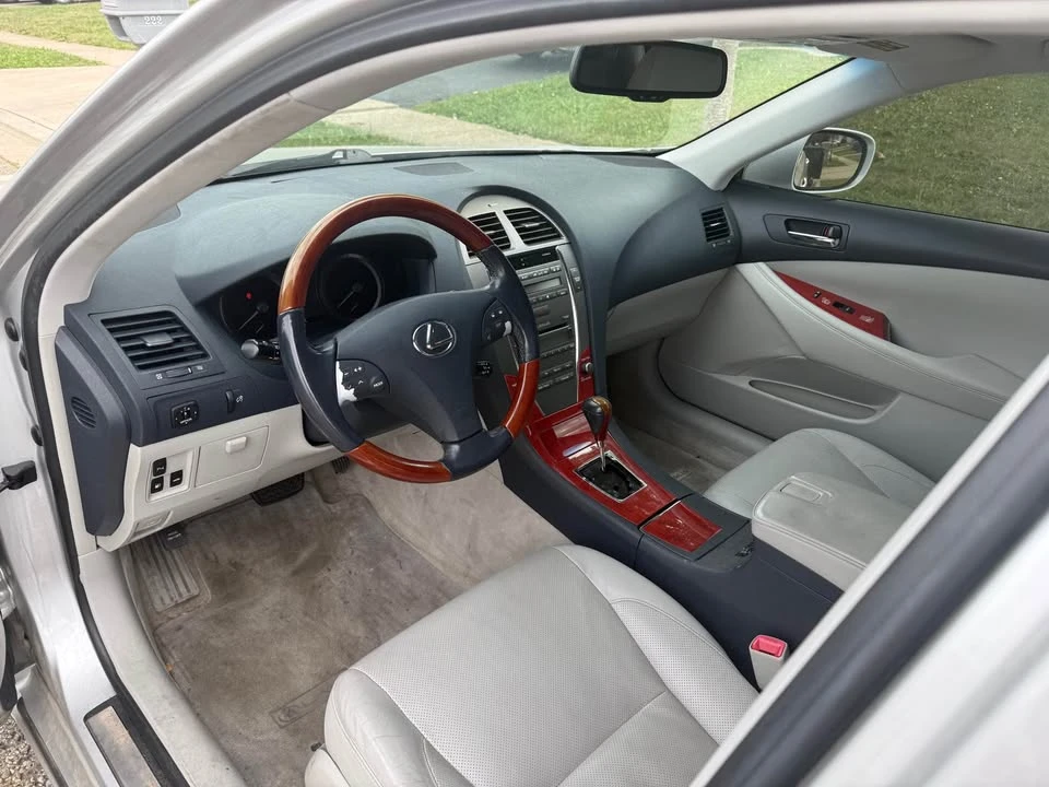 2007 Lexus IS 2nd Gen - Image 2 of 9