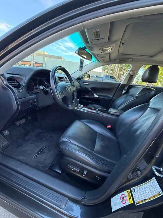 2007 Lexus IS 2nd Gen - Image 9 of 14