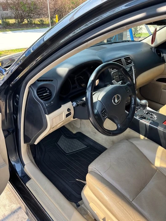 2007 Lexus IS 2nd Gen - Image 11 of 18