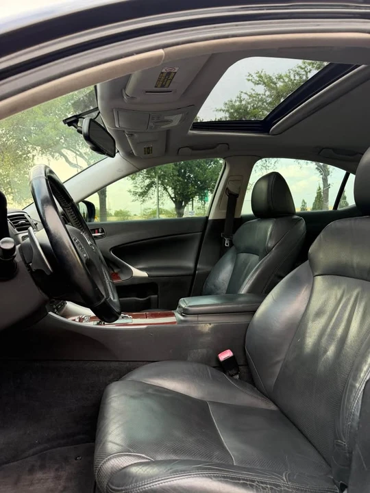 2007 Lexus IS 2nd Gen - Image 11 of 18