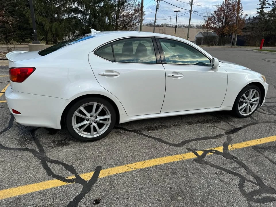 2007 Lexus IS 2nd Gen - Image 5 of 7