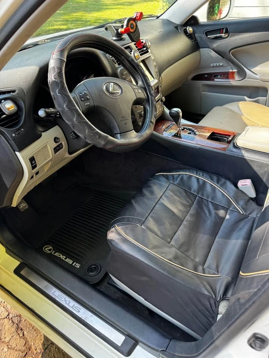 2007 Lexus IS 2nd Gen - Image 6 of 8