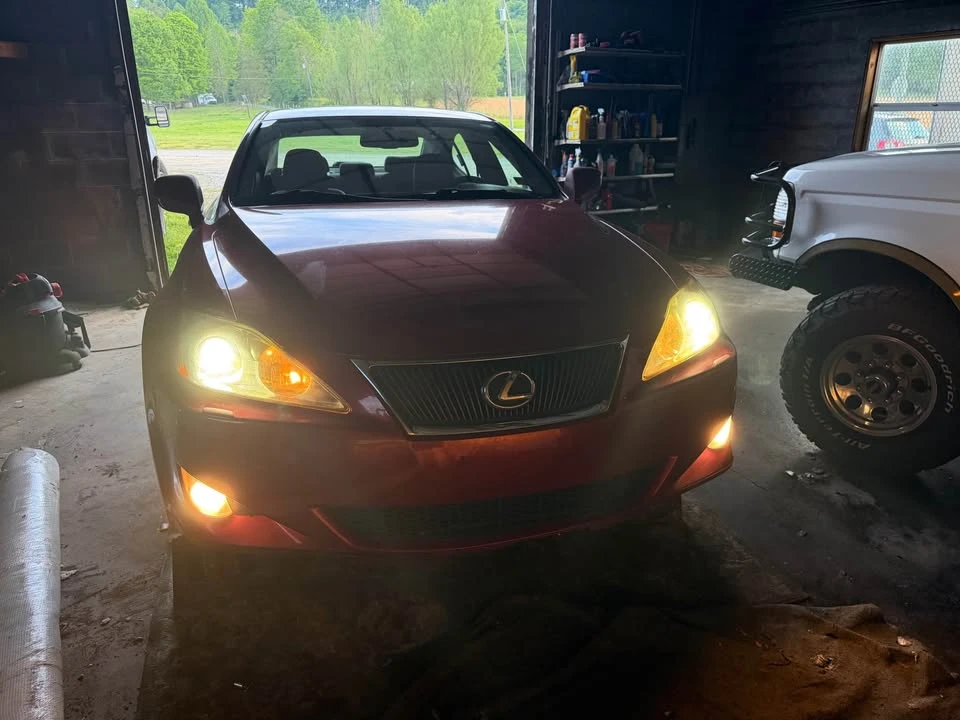 2007 Lexus IS 2nd Gen - Image 14 of 18
