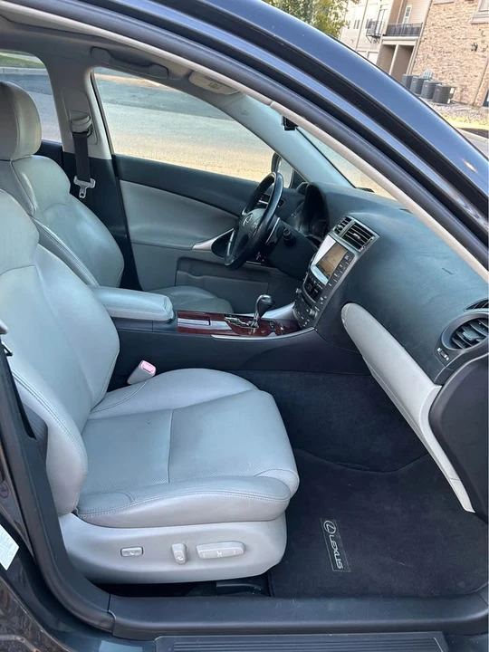 2007 Lexus IS 2nd Gen - Image 10 of 12