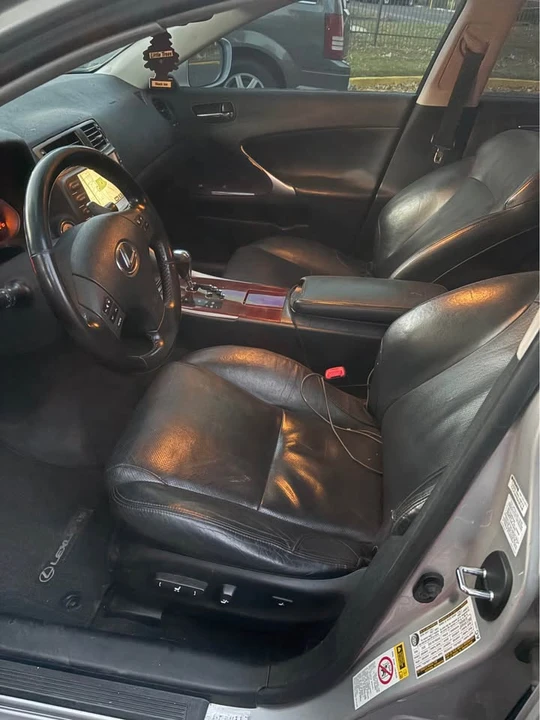 2007 Lexus IS 2nd Gen - Image 6 of 10