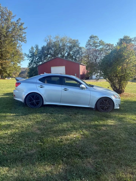 2007 Lexus IS 2nd Gen - Image 2 of 9