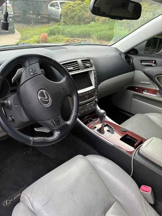 2007 Lexus IS 2nd Gen - Image 4 of 4