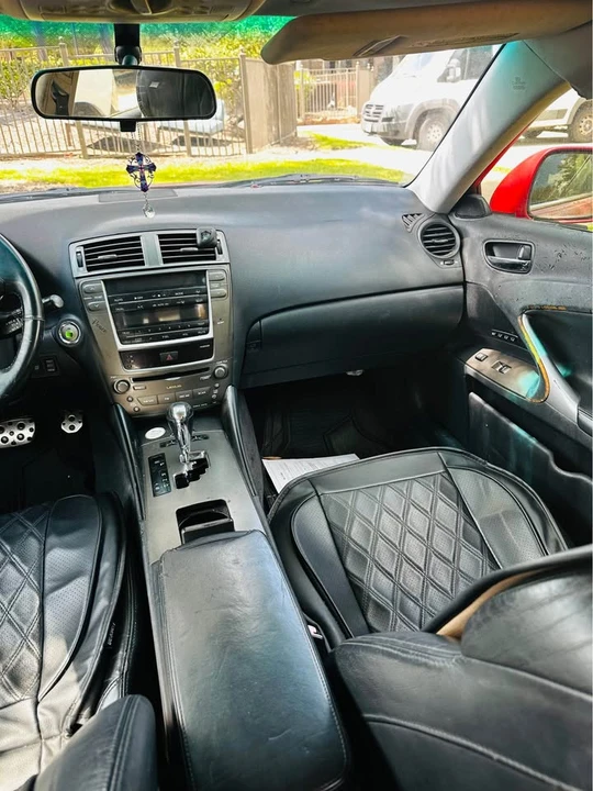 2007 Lexus IS 2nd Gen - Image 13 of 17