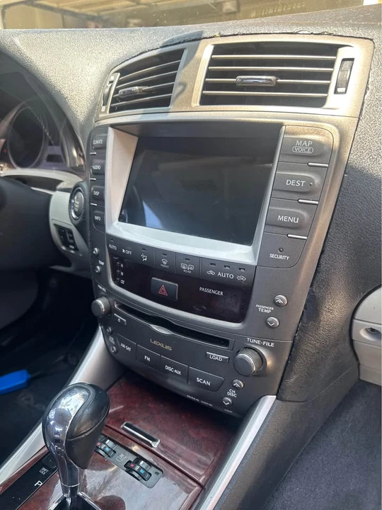 2007 Lexus IS 2nd Gen - Image 11 of 18
