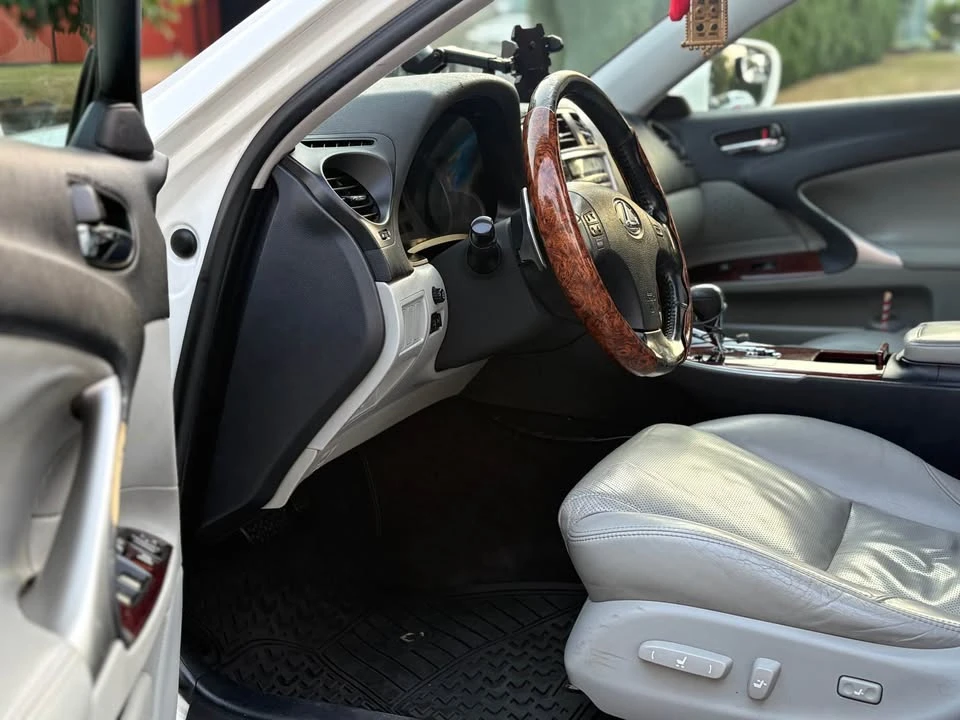 2007 Lexus IS F 2nd Gen - Image 7 of 18