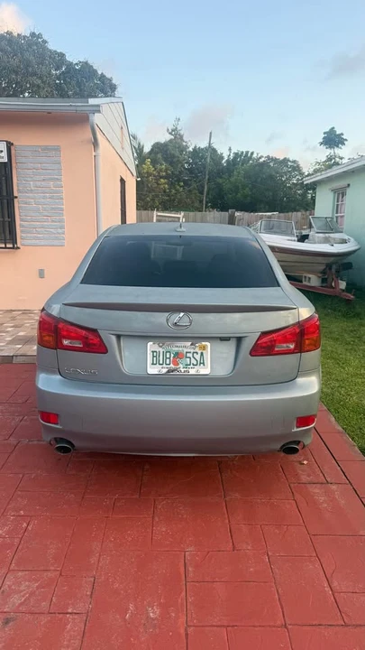 2007 Lexus IS 2nd Gen - Image 2 of 4