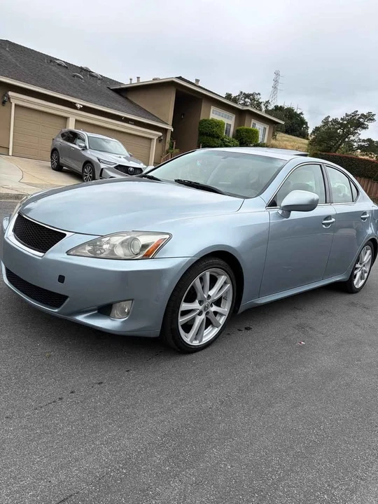 2007 Lexus IS 2nd Gen - Image 4 of 8
