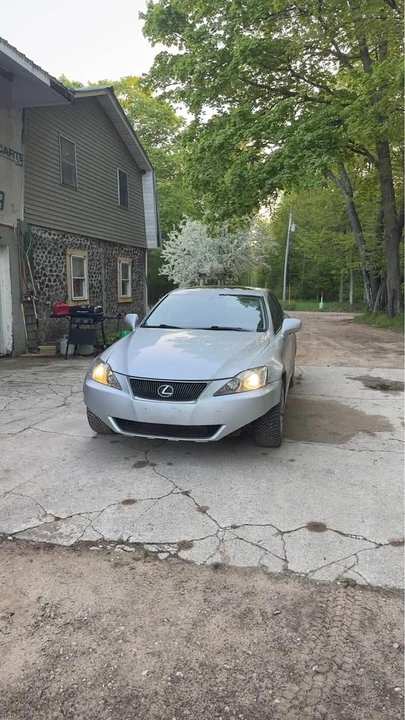 2007 Lexus IS 2nd Gen - Image 3 of 8