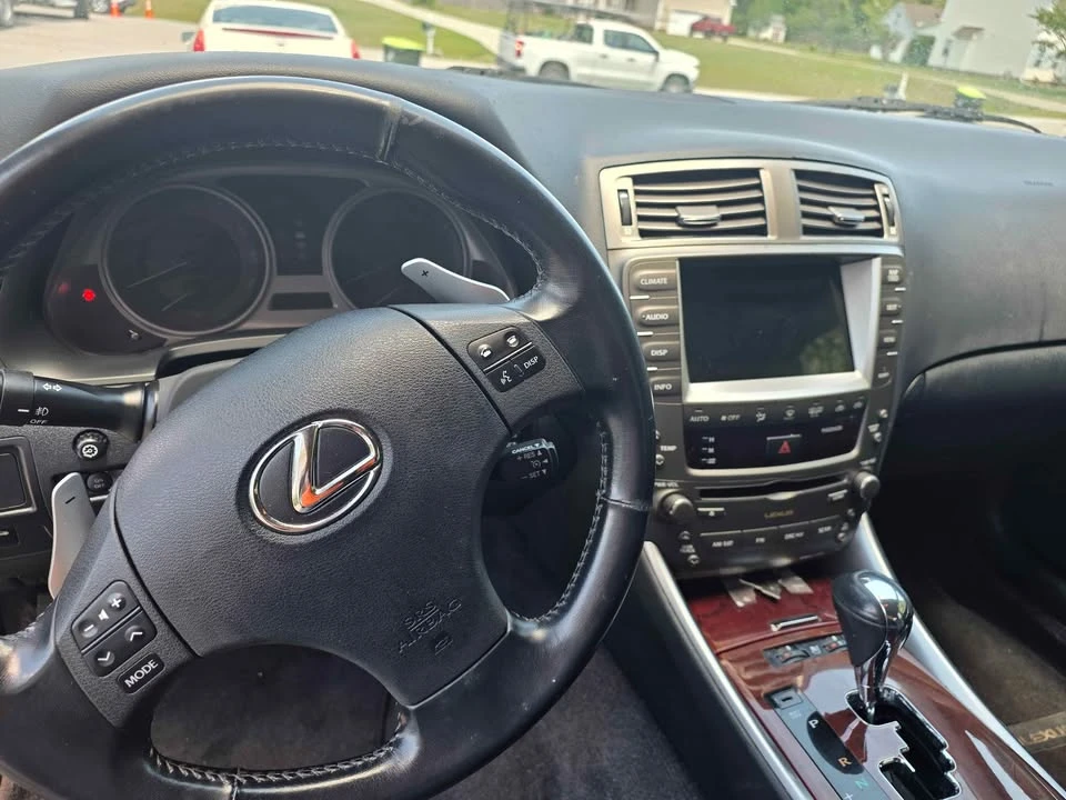 2007 Lexus IS 2nd Gen - Image 9 of 10