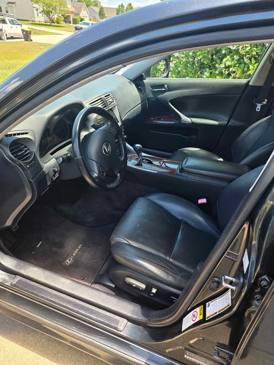 2007 Lexus IS 2nd Gen - Image 4 of 10