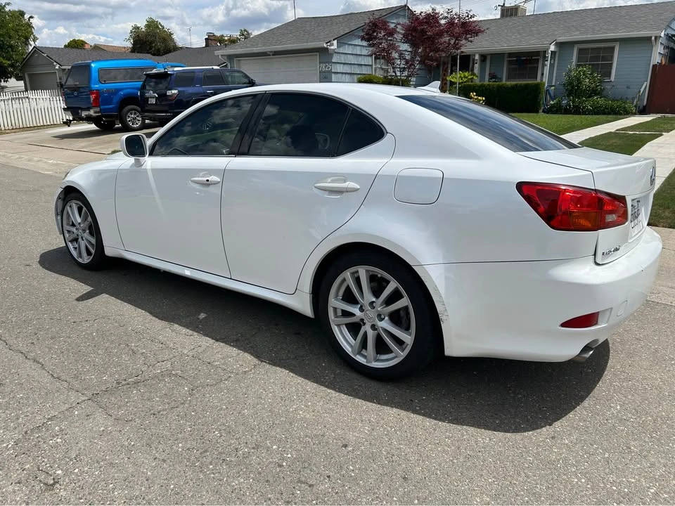 2007 Lexus IS 2nd Gen - Image 4 of 8