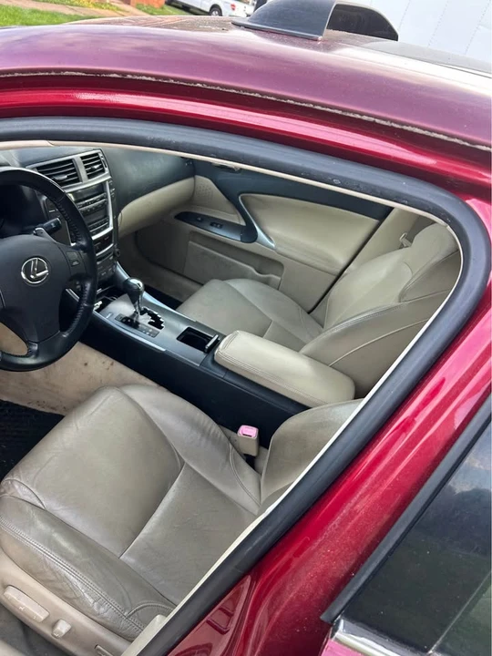 2007 Lexus IS 2nd Gen - Image 3 of 3