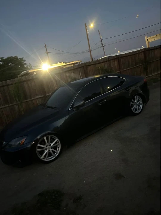 2007 Lexus IS 2nd Gen - Image 4 of 5