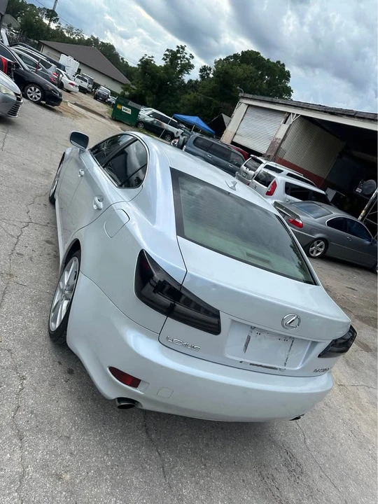 2007 Lexus IS 2nd Gen - Image 5 of 10