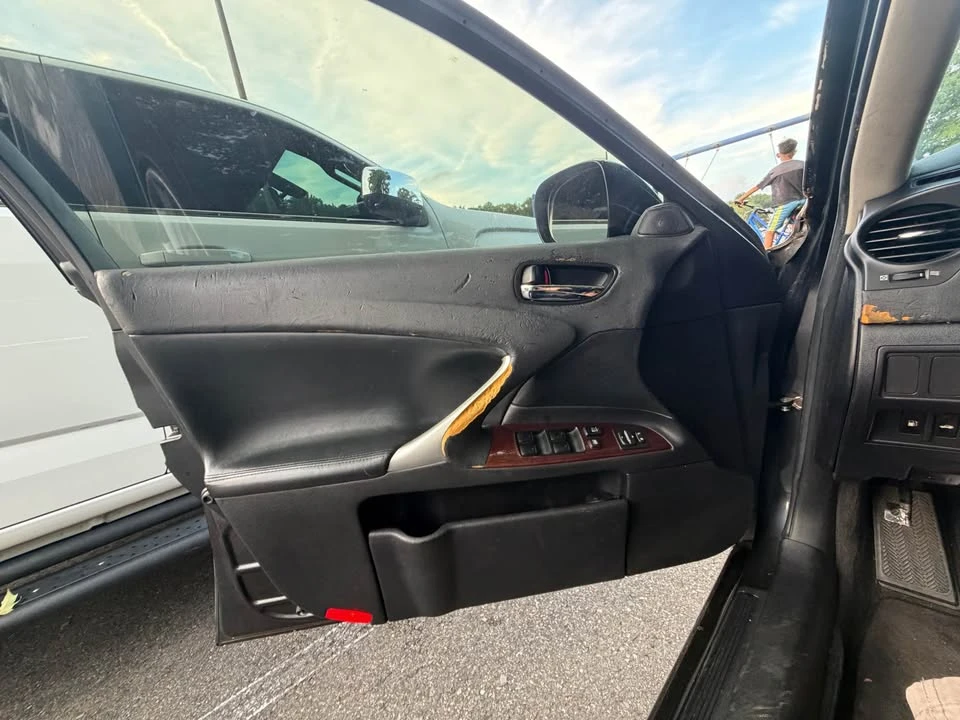2007 Lexus IS 2nd Gen - Image 12 of 18