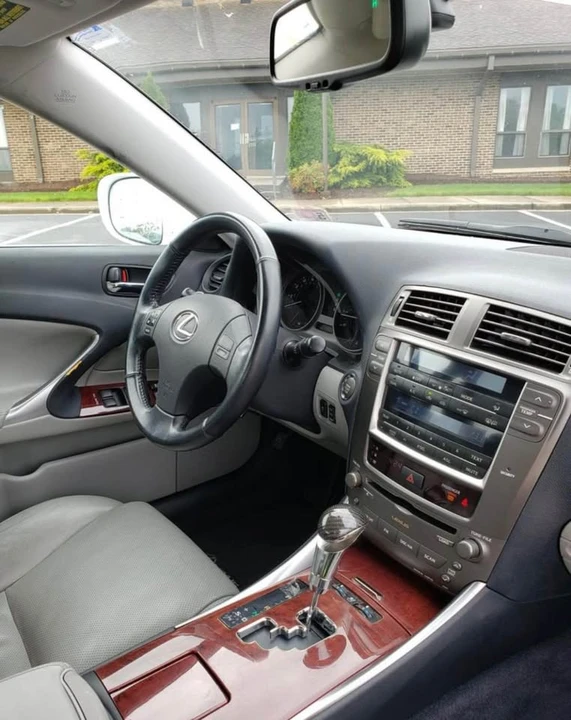 2007 Lexus IS 2nd Gen - Image 6 of 7