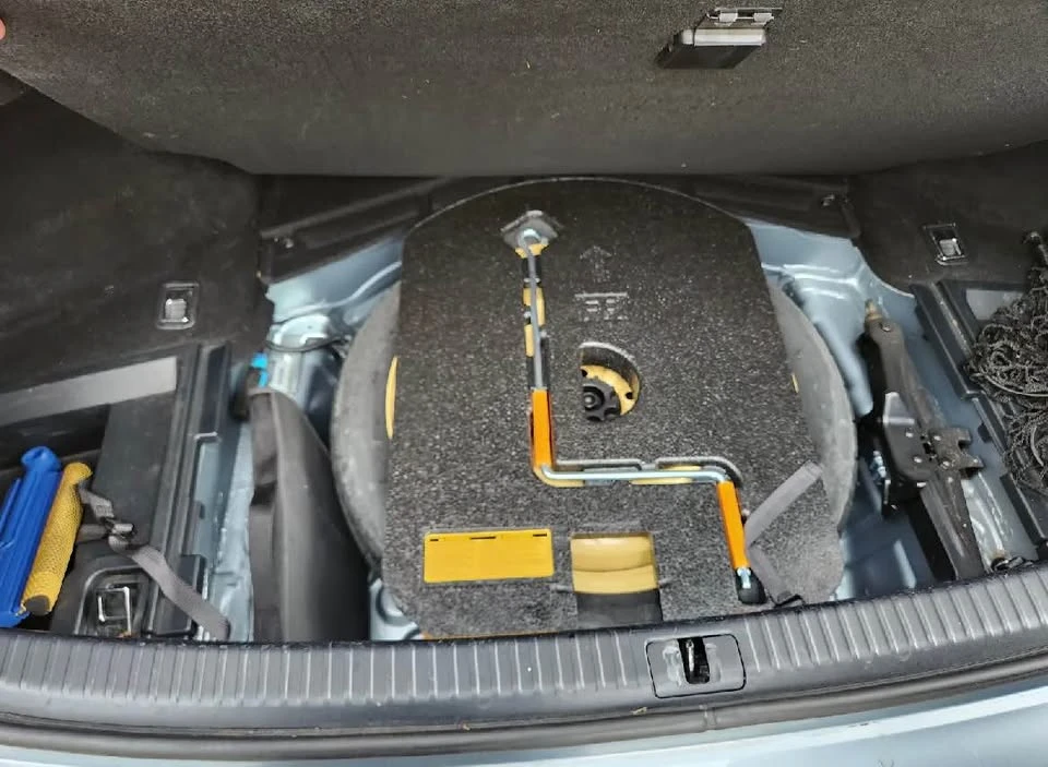 2007 Lexus IS 2nd Gen - Image 12 of 13