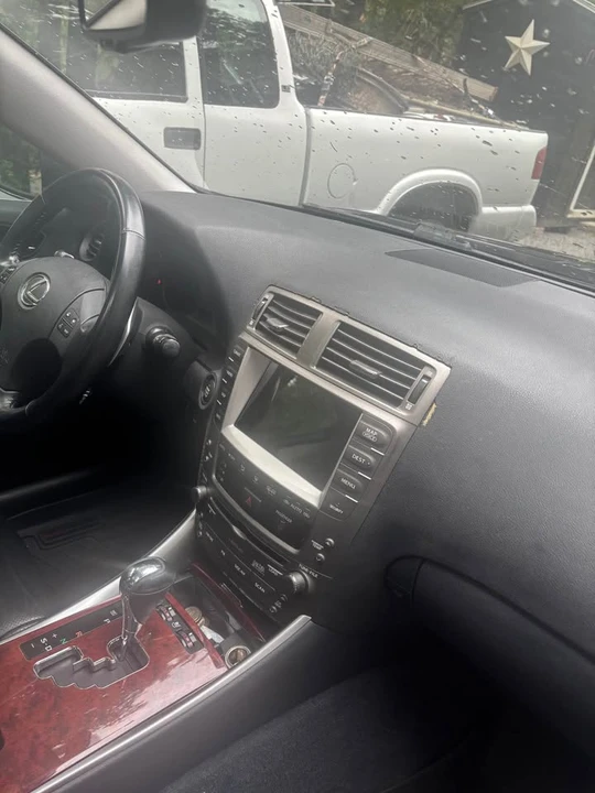 2007 Lexus IS 2nd Gen - Image 9 of 18