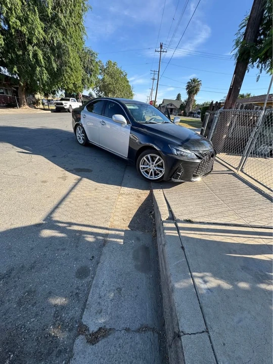 2007 Lexus IS 2nd Gen - Image 2 of 10