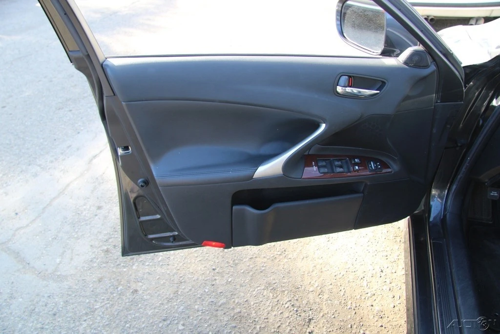 2007 Lexus IS 2nd Gen - Image 13 of 21