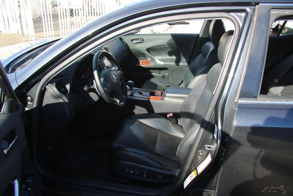 2007 Lexus IS 2nd Gen - Image 14 of 21