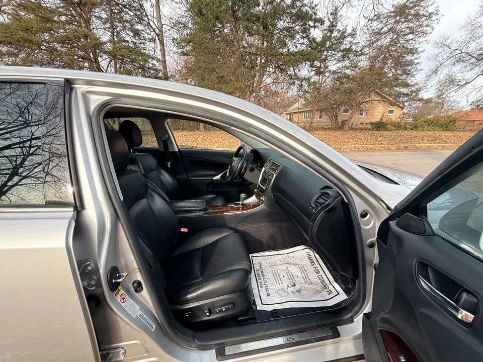 2007 Lexus IS 2nd Gen - Image 17 of 19