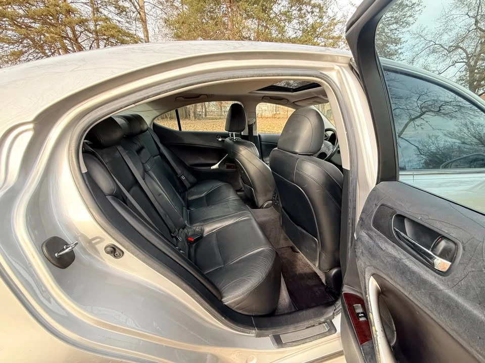2007 Lexus IS 2nd Gen - Image 16 of 19