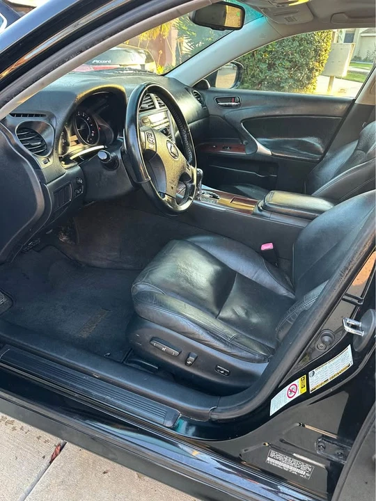 2007 Lexus IS 2nd Gen - Image 2 of 8