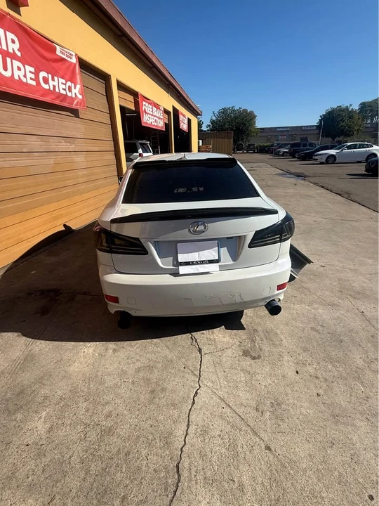 2007 Lexus IS 2nd Gen - Image 2 of 5