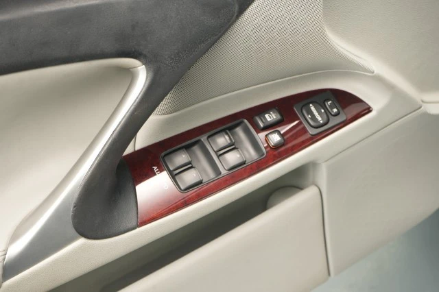 2007 Lexus IS 2nd Gen - Image 28 of 31