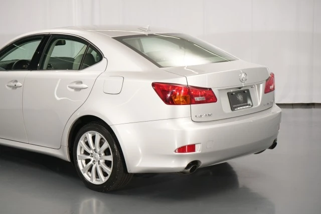 2007 Lexus IS 2nd Gen - Image 17 of 31
