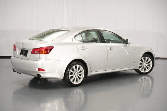 2007 Lexus IS 2nd Gen - Image 11 of 31