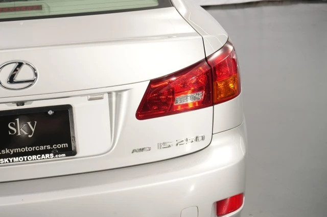 2007 Lexus IS 2nd Gen - Image 16 of 31