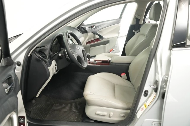 2007 Lexus IS 2nd Gen - Image 30 of 31