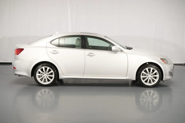 2007 Lexus IS 2nd Gen - Image 10 of 31