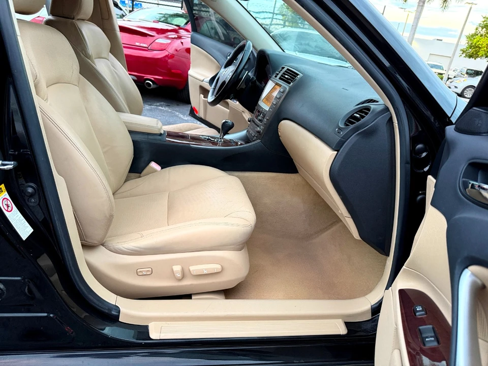 2007 Lexus IS 2nd Gen - Image 29 of 31