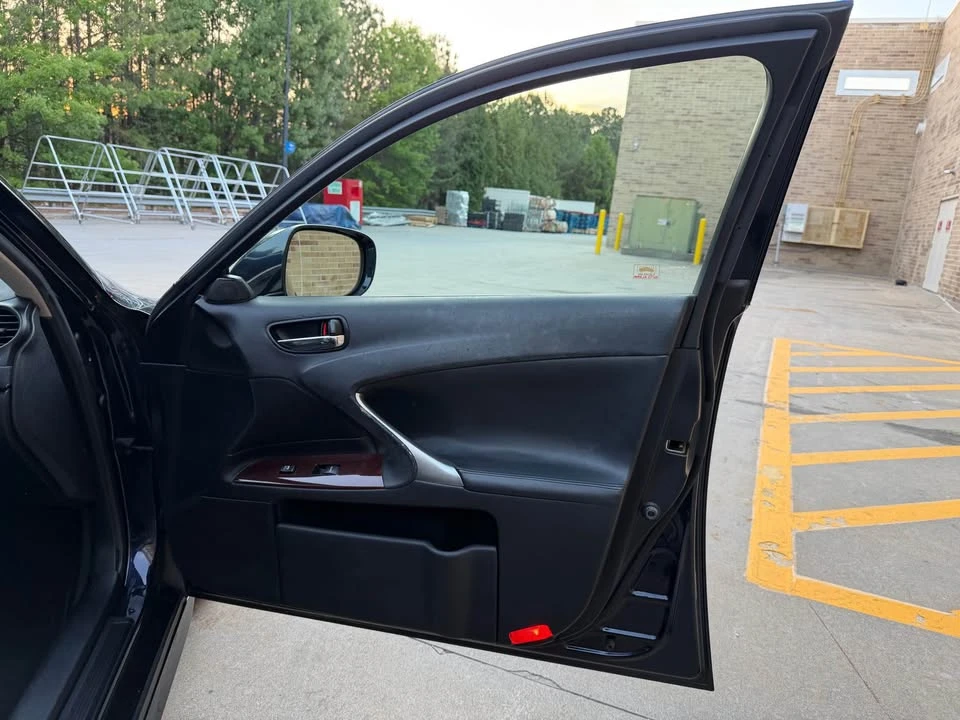 2007 Lexus IS 2nd Gen - Image 11 of 20
