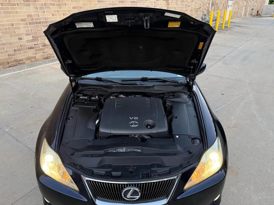 2007 Lexus IS 2nd Gen - Image 16 of 20