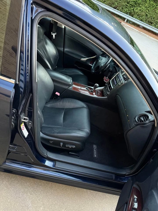 2007 Lexus IS 2nd Gen - Image 10 of 20