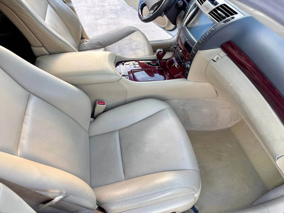 2007 Lexus LS 4th Gen - Image 15 of 16
