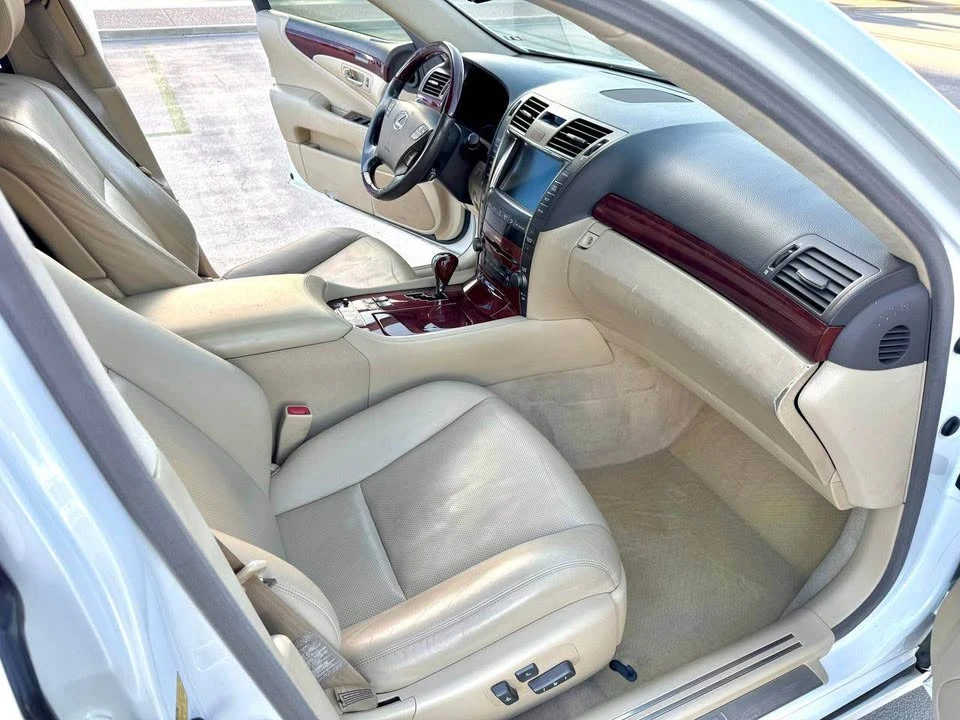 2007 Lexus LS 4th Gen - Image 14 of 16