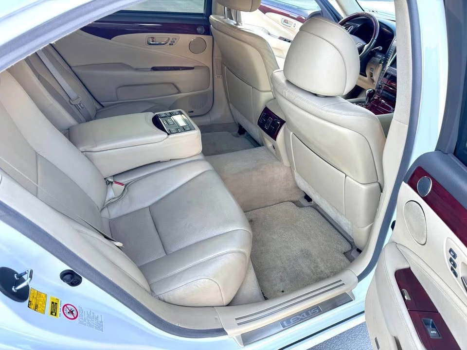 2007 Lexus LS 4th Gen - Image 8 of 16